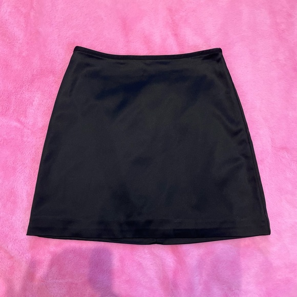 Aritzia Dresses & Skirts - Wilfred Tavern Satin Skirt